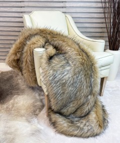 Long haired luxury throw in fake fur