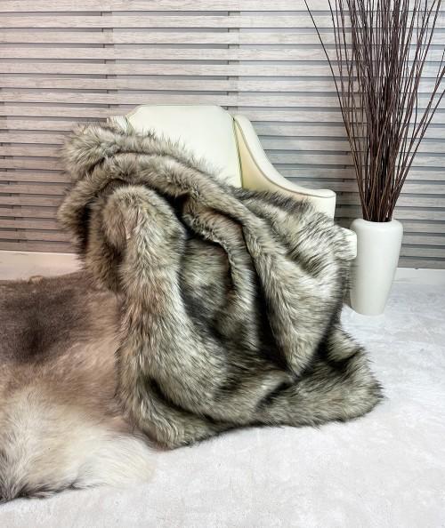 Luxury long haired two tone fur blanket