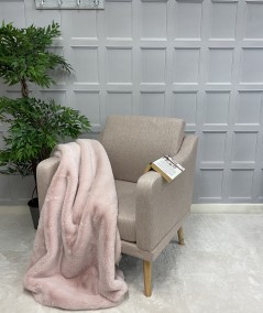 Chelsea Pink faux fur throw