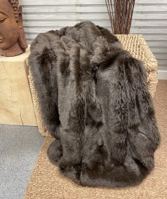 Economy, dark brown faux fur blanket