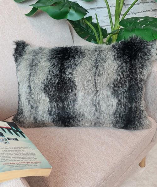 Patterned rectangular fur cushion covers