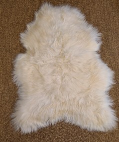 Natural ivory coloured Icelandic sheepskin