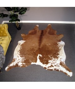 XX/Large Mid Brown and off-white Cowhide Rug CR00136