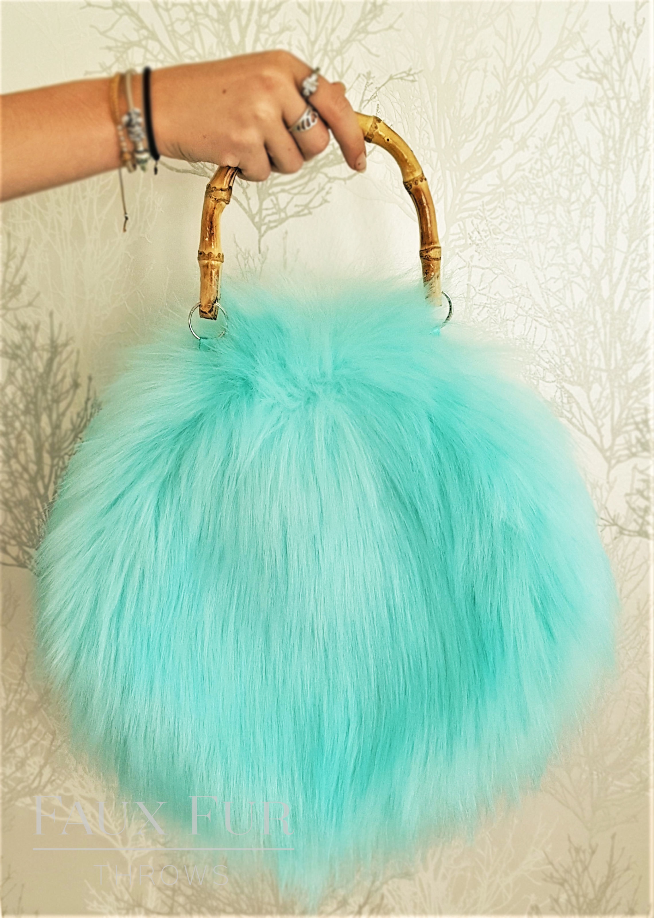 Round store fur bag